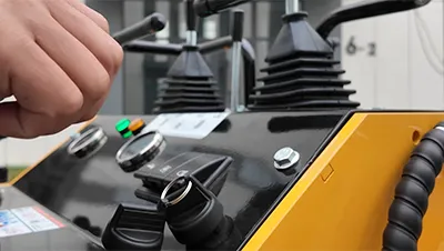 Mini chargeuse compacte sur pneus S360