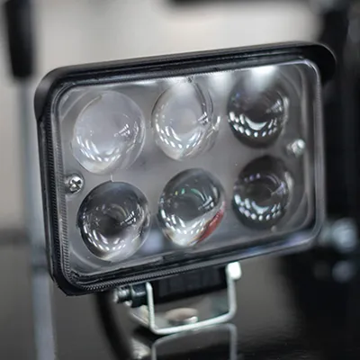 Mini chargeuse compacte sur pneus S460