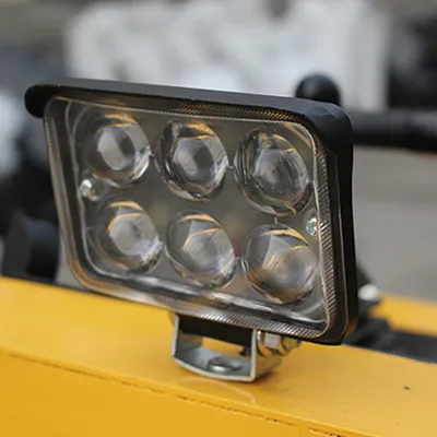 Mini chargeuse compacte sur chenilles T750