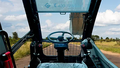 Pelle hydraulique sur pneus compacte ST609W