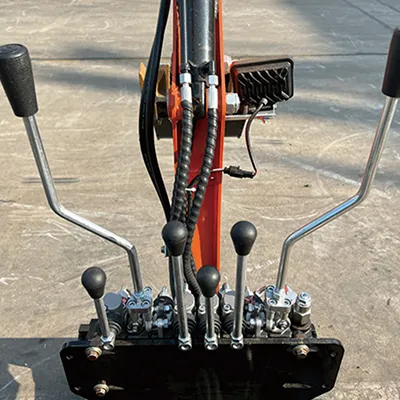 Mini pelle sur chenilles KV08